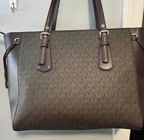 Michael Kors Voyager Medium Tote Barolo