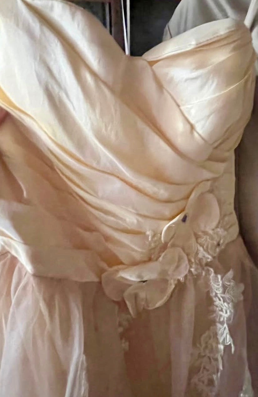 Vintage (est 1950) Champagne Ivory Strapless Wedding Dress w Lace & Floral Details